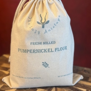 Farine de pumpernickel fraîchement moulue, poids net 48 oz (3 lb) 1,36 kg