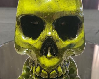 Hanging Skull Planter - Zombie Green