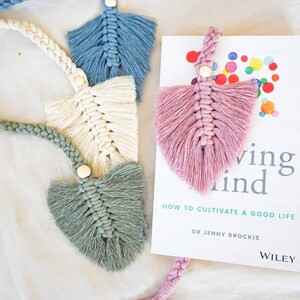 Macrame Bookmark | Bookmark | feather bookmark | bookmark with bead | boho bookmark | handmade bookmark