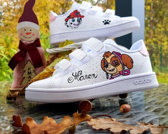 Je customise mes baskets blanches avec du vernis | ElleMixe