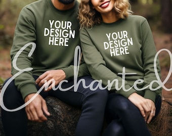 Paar Mockup Gildan 18000 Mockup Man en vrouw Mockup Militaire groene Sweatshirt Mock up Model Mockup Gildan Mockup Bundel Gildan Mock Up
