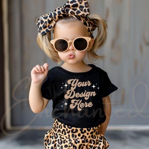 Kinder Gildan 5000B Schwarz Shirt Mockup Kinder Mockup Mädchen TShirt Mockup Kinder T-Shirt Mockup Kleinkind Mädchen Herbst Shirt Mockup Halloween Shirt Mockup
