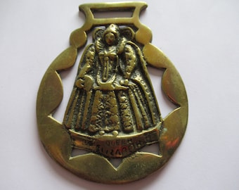 Antique Horse Brass Queen Elizabeth 1 Regina Royalty Martingale Medallion Souvenir