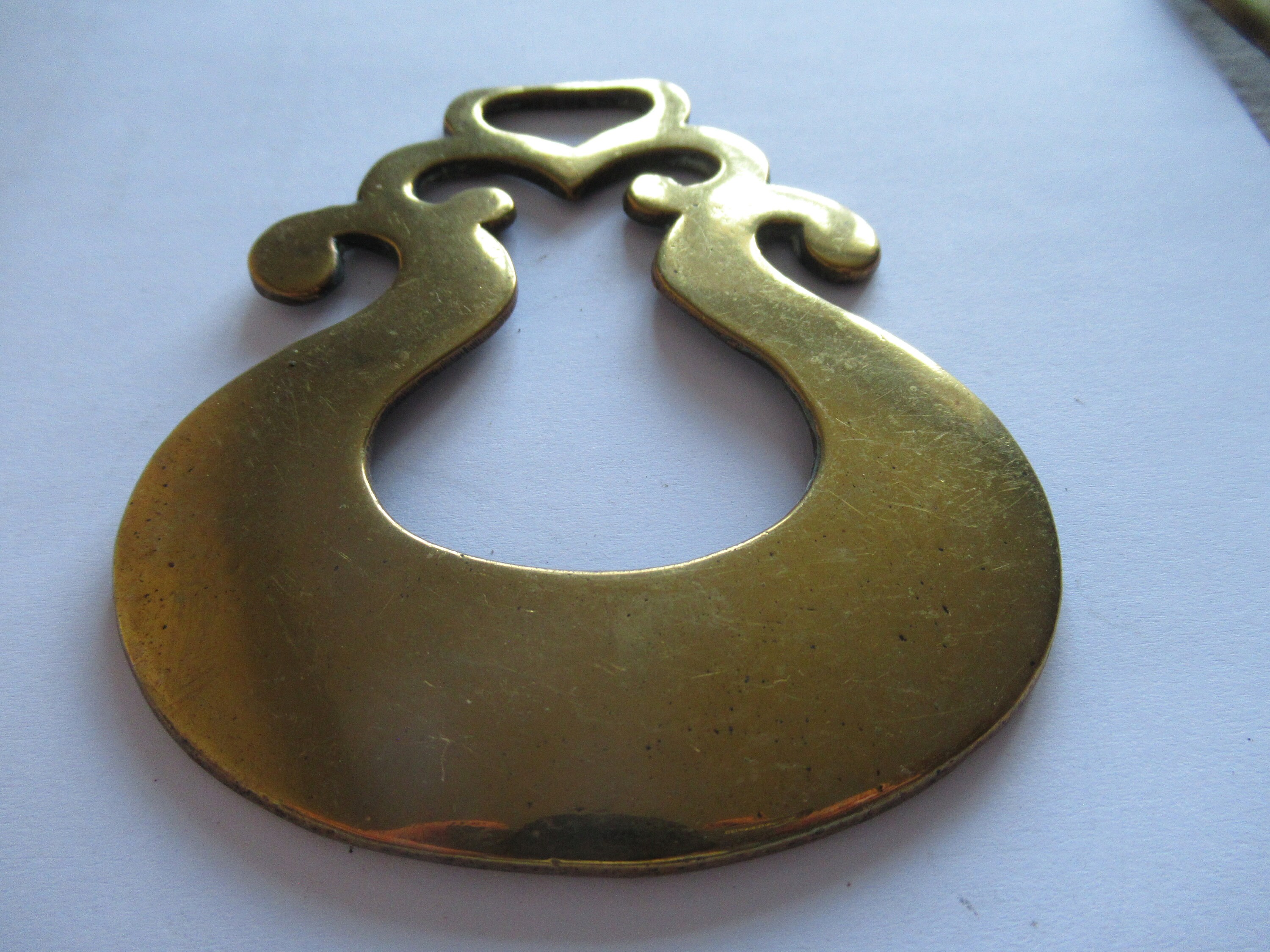 Antique Horse Brass Traditional LYRE Harp Shaped Medallion Martingale With Getts On Reverse