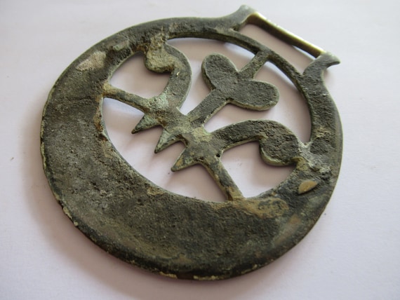 王冠付きクリップ　プリンスオブウェールズ　イギリスアンティーク　クラウン　真鍮 王冠付きクリップ プリンスオブウェールズ イギリスアンティーク