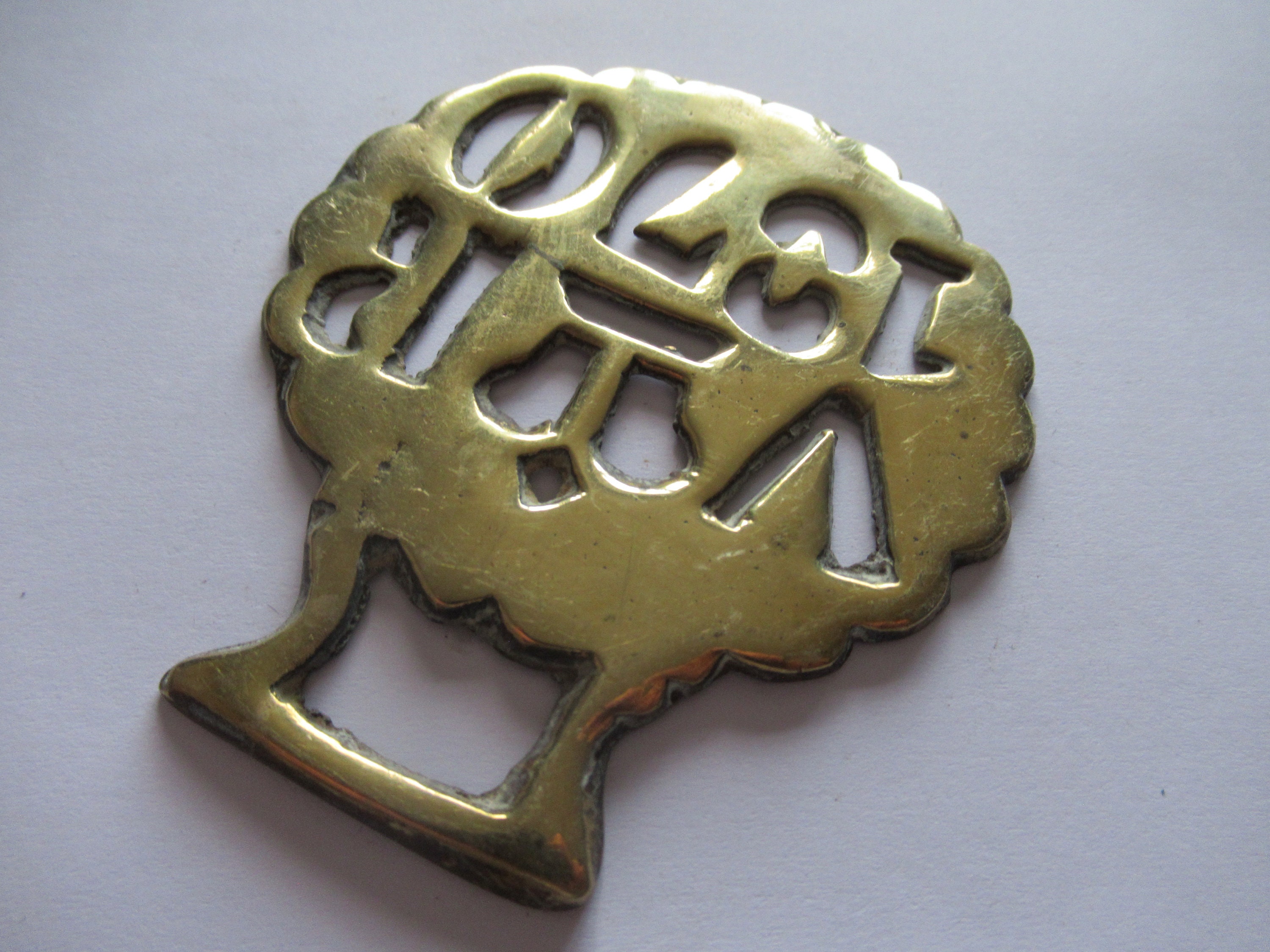 Médaillon De Bride Cheval V R 1870 - Laiton Couronne Victoria Vintage UK