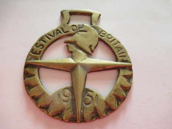 Vintage 1951 Festival of Britain Souvenir Horse Brass - Etsy Canada