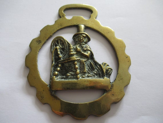 Laiton de cheval antique : Médaillon en forme de croissant