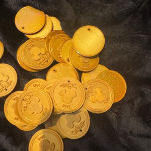 Gepersonaliseerde 3D gouden munten voor Disney Cruise | Piratennacht-sleutelhangermunten met scheepsnaam en jaar