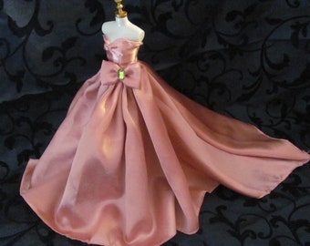 Long and Flowing gown in brilliant red, pink with long train made to fit 11.5 inch barbie dolls, FR