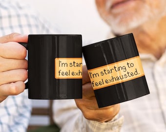 Mug Je commence à me sentir épuisé - tasse à café amusante en pixel art pour les amateurs de jeux confortables, les fans de simulation agricole, les joueurs rétro et les matins à faible consommation d'énergie
