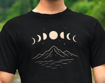 Mondphasen T-Shirt - minimales Naturlandschafts-T-Shirt, Berg-Shirt, kosmischer Horizont-Shirt für Naturliebhaber, Mondzyklus-Grafik-Top