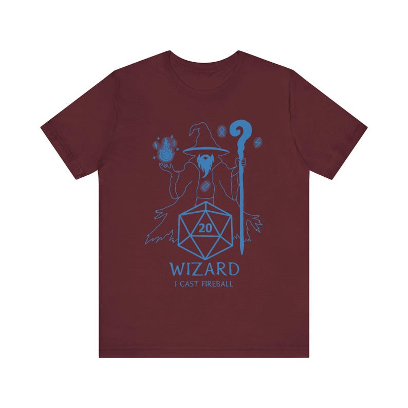 Maglietta Wizard RPG - Design lancio Fireball per giocatori di ruolo da tavolo, appassionati di dadi D20, lezioni di magia fantasy, dungeon master o regalo placer Maroon