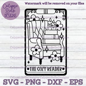 The Cozy Reader Tarot Karte svg, Buch svg, Reader Tarot svg, Romance Reader svg, Booktok svg, Bookish svg, Buchliebhaber, Sessel, gemütliche SVG png
