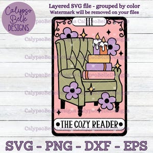 The Cozy Reader Tarot Karte svg, Buch svg, Reader Tarot svg, Romance Reader svg, Booktok svg, Bookish svg, Buchliebhaber, Sessel, gemütliche SVG png