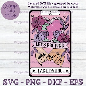 Puede incluir: Una carta de tarot rosa con un coraz&oacute;n rosa y un dise&ntilde;o de cuerda. La carta presenta dos manos que se sostienen con el texto "Let's Pretend" y "Fake Dating" en la carta.