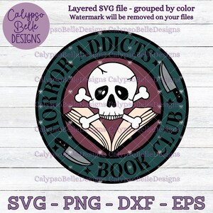 Puede incluir: Un círculo turquesa con el texto "Horror Addicts Book Club" alrededor del borde. Dentro del círculo hay un fondo burdeos con una calavera y huesos cruzados, un libro y un cuchillo.