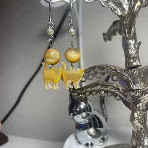 tigers eye kitty earrings