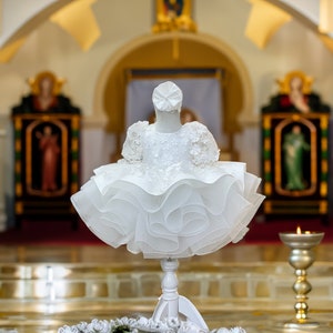 Vestido de bautizo blanco para niña, elegante vestido de satén con capas de tul, traje de ceremonia para niña
