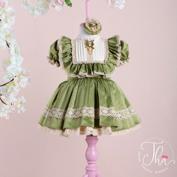 green emerald velvet dress On This Day Emerald Green Lace Dress, Small - The Mint Julep Boutique
