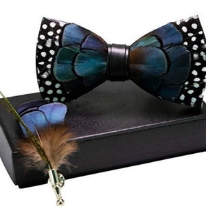 Mens Handmade Feather Pre-tied Bow Tie And Brooch Set Peacock Blue White Polka Dot Boe Tie Mens Gift