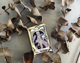 Tarot Mewtwo the hierophat enamel pin