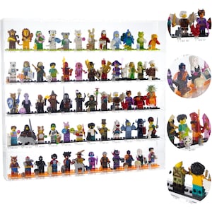 Könnte beinhalten: Eine transparente Acryl-Vitrine mit fünf horizontalen Regalböden, die eine Sammlung verschiedener Kunststoff-Minifiguren enthalten. Die Figuren weisen diverse Kostüme, Zubehörteile und Farben auf und sind in Reihen angeordnet. Kreisförmige Einsätze zeigen Nahaufnahmen.