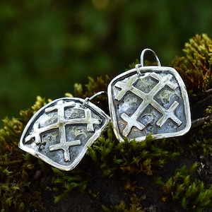 Mara-kruisoorbellen in 925 zilver, hangende vierkante oorbellen met Lets runenteken, handgemaakte sieraden voor haar, duurzaam cadeau