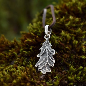 Oak Leaf Pendant, Small Dainty Leaves Necklace in Sterling Silver, Handmade Natural Jewelry, Gift for Nature Lover image 1