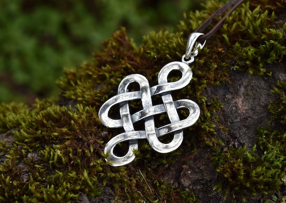 【新品/即発送】Llife KNOT PENDANT Large Sterling Silver Celtic Knot Necklace Pendant, Handmade