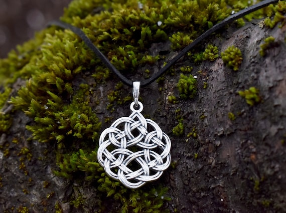 Collana Con Ciondolo Nodo Celtico In Argento 925 - Croce Celtica Per Donna - 45 Cm