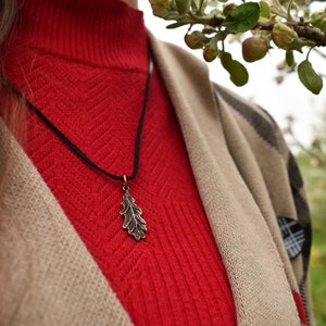 Oak Leaf Pendant, Small Dainty Leaves Necklace in Sterling Silver, Handmade Natural Jewelry, Gift for Nature Lover image 6