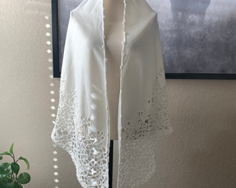 Pull Vintage En Laine Crochetée Couleur Blanc Cassé - Style Chale - Fait Main - Occasion En Excellent état