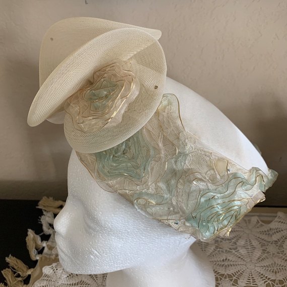 Vintage Pillbox Hat Whimsy Hat Beige Lace Tulle H… - image 8