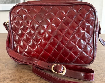 Vintage  Red LEE Sands Genuine EEL Skin Shoulder Bag Quilted -RARE