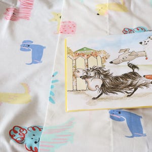 Handgemaakte lakenset met hondenprint: kinderdagverblijf, Kindy, stapelbed + tas met trekkoord