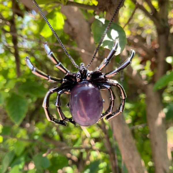 Pendentif / broche Crystal Spider, collier d’araignée en pierre précieuse, Crystal Heal, broche en cristal, collier réglable, décoration d’Halloween, cadeau.