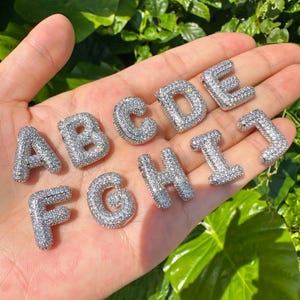 Collar con letras de burbujas pavé, colgante con letras de diamantes pavé, colgante con letras del alfabeto pavé de circonita cúbica, collar ajustable, regalo para ella.