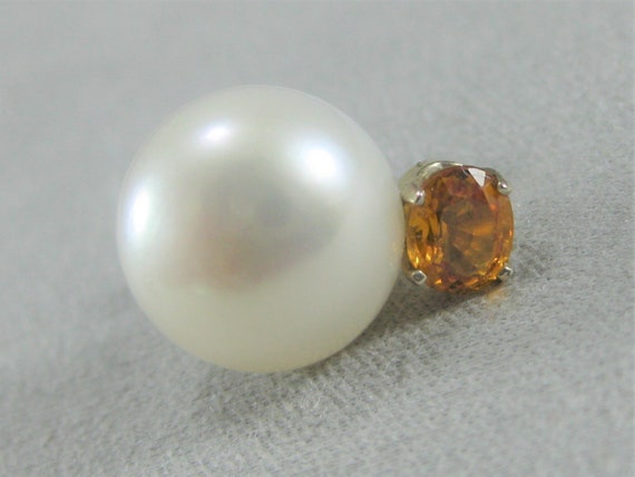 estate oval YELLOW SAPPHIRE 10MM white button PEA… - image 9