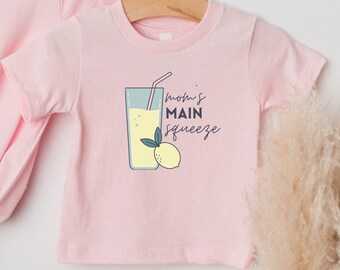Mom's Main Squeeze Cute Toddler T-Shirt|Trendy Toddler Clothes|Unisex Toddler Shirt|Summer Toddler Shirt|Lemonade Kid's Shirt