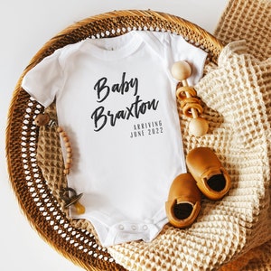 Aangepaste zwangerschap aankondiging Onesie|Aangepast stuk | Baby shower pasgeboren Onesie|Baby Due One Piece|Baby Reveal|Pasgeboren One Peice