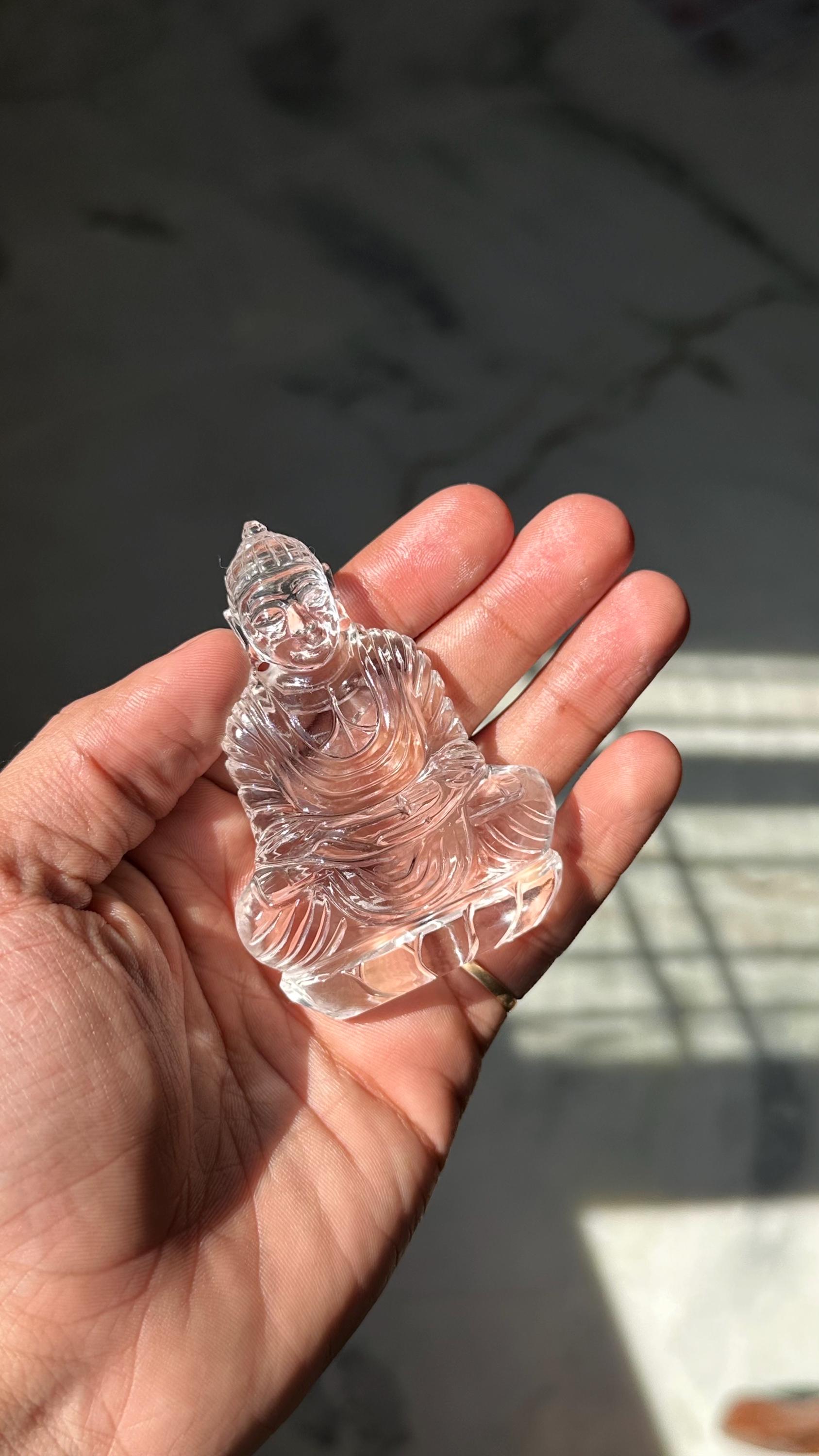 105グラム ヒマラヤ水晶仏、クリスタル仏、宝石仏、ヒーリング