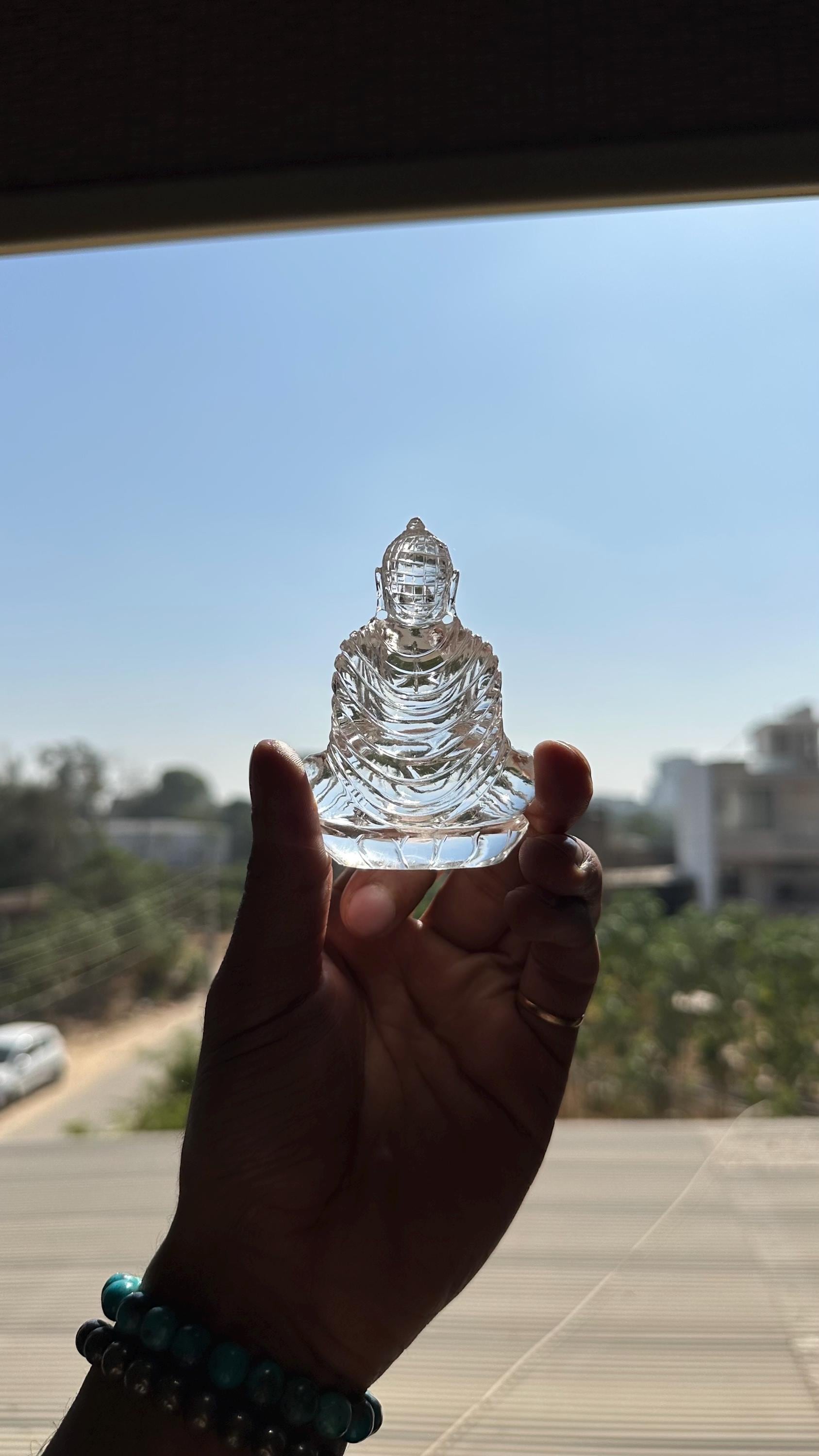 105グラム ヒマラヤ水晶仏、クリスタル仏、宝石仏、ヒーリング