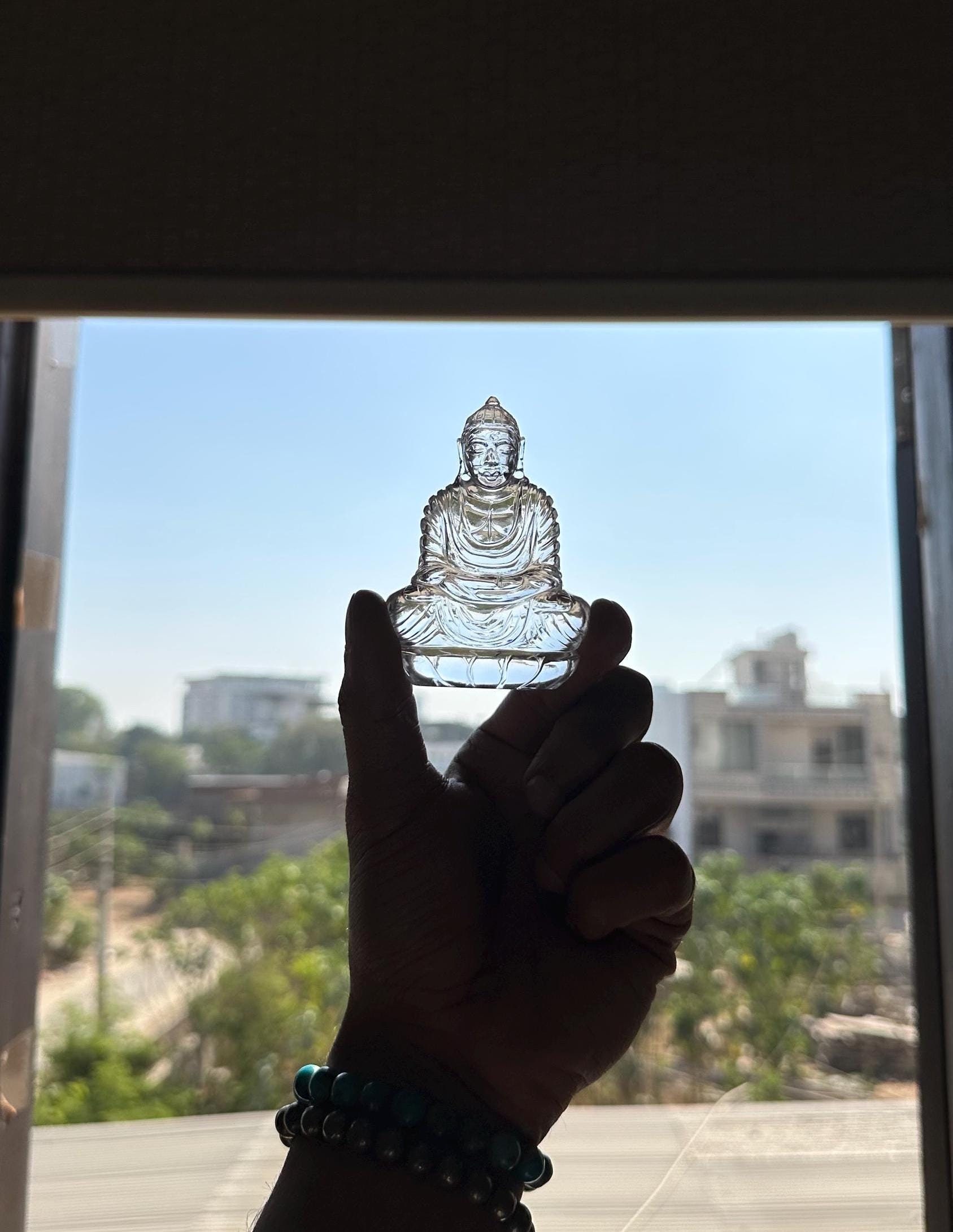 105グラム ヒマラヤ水晶仏、クリスタル仏、宝石仏、ヒーリング