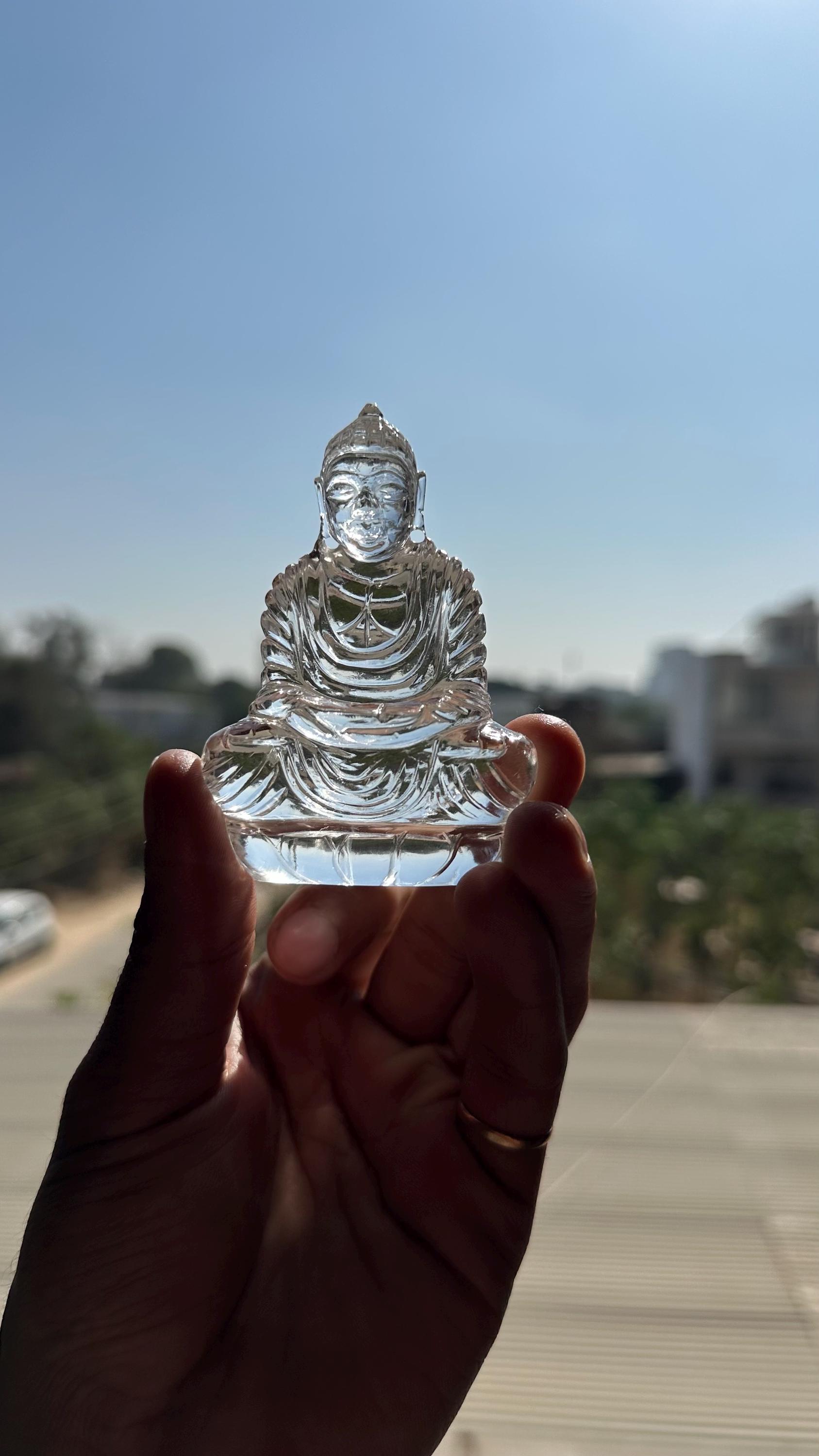105グラム ヒマラヤ水晶仏、クリスタル仏、宝石仏、ヒーリング