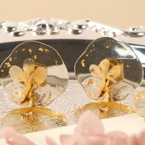 Resin flower round drawer knob, mini pressed flower purple blue cabinet knob, forget me not brass knob, decorative flower cupboard knob