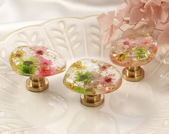 Resin flower round drawer knob, mini pressed Dried flower Daisy brass cabinet knob, Leaf brass unique knob, decorative flower cupboard knob