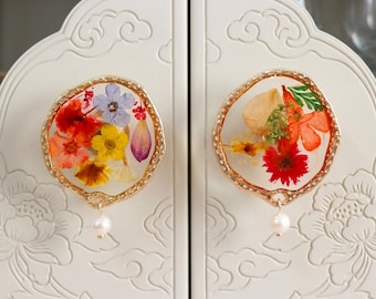 Resin flower drawer knob, pressed dried flower cabinet knob,unique knobs,decorative cupboard flower knob,brass knob, leaf cupboard knob