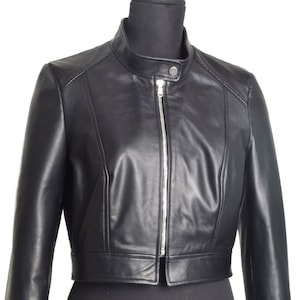 Veste courte pour femme, cuir perforé, veste légère style moto nappa, fabriquée en Italie, neuve avec étiquettes