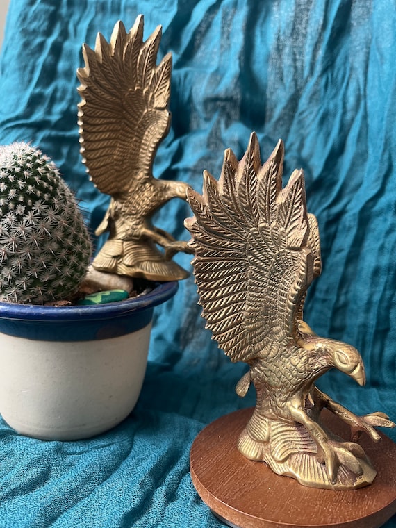 Vintage Brass Eagle Statues: Handcrafted Metal Bird Decor - Pair 